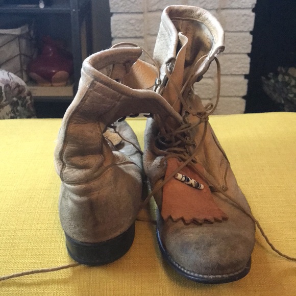 Tan Boots - Picture 5 of 8